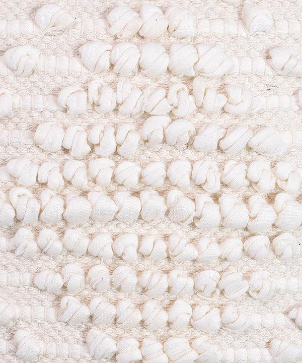 Housse de coussin Serene Pebble touffetée à la main | 100 % coton | 40 x 40 cm